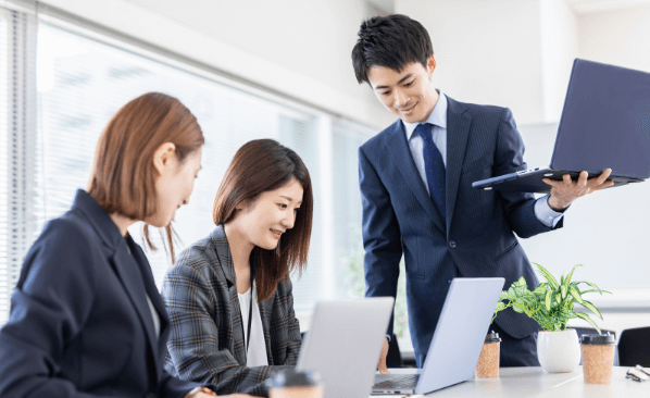 サポートセンターでの相談対応の様子